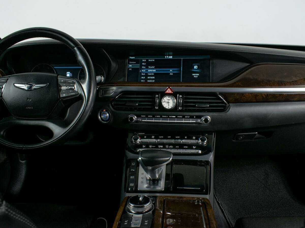 Б/У Генезис Г90 2017 года. Фото: #10