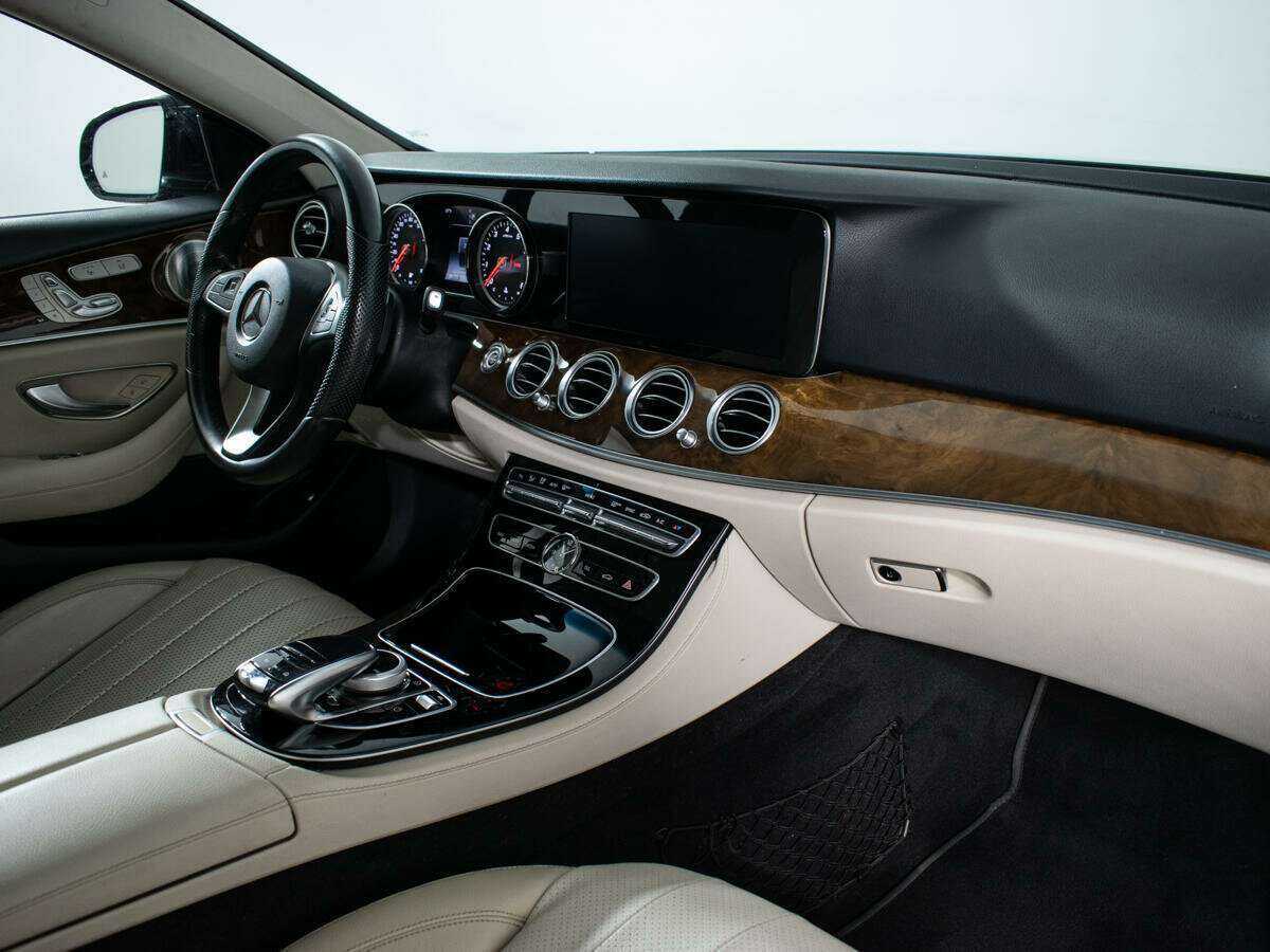 Б/У Мерседес-Бенц Е-Класс 2017 года. Фото: #6