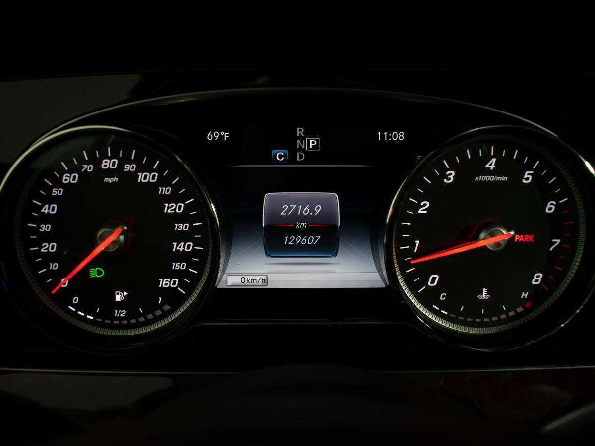 Б/У Мерседес-Бенц Е-Класс 2017 года. Фото: #8