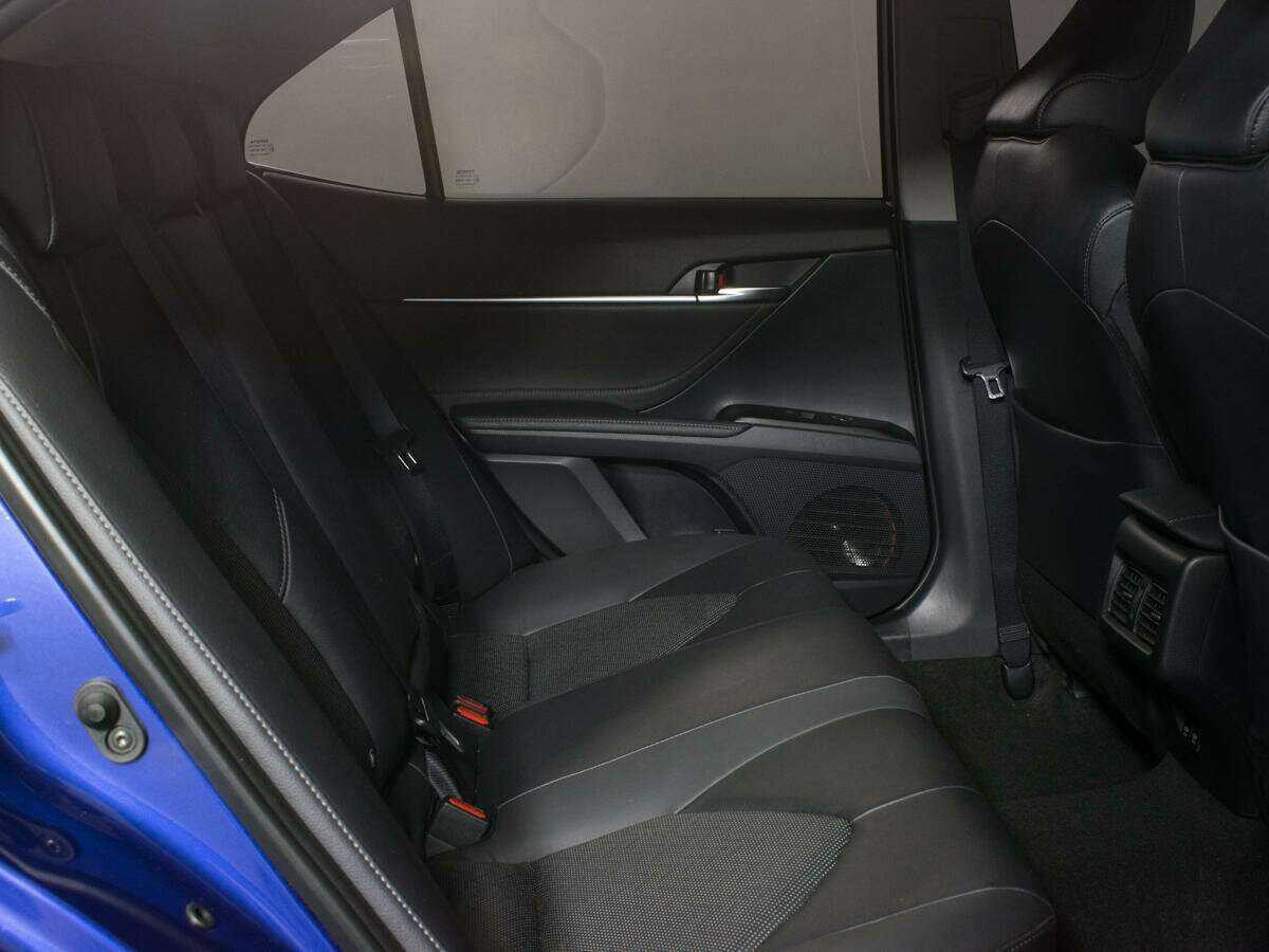 Б/У Тойота Камри 2021 года. Фото: #10