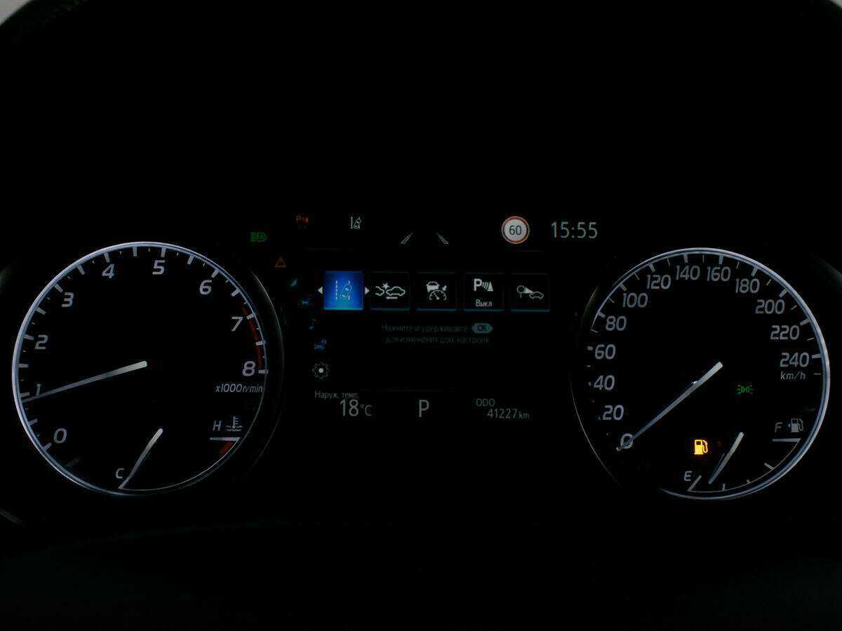 Б/У Тойота Камри 2021 года. Фото: #11