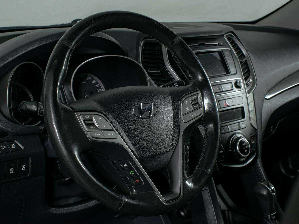 Б/У Хендай Санта Фе 2017 года. Фото: #11