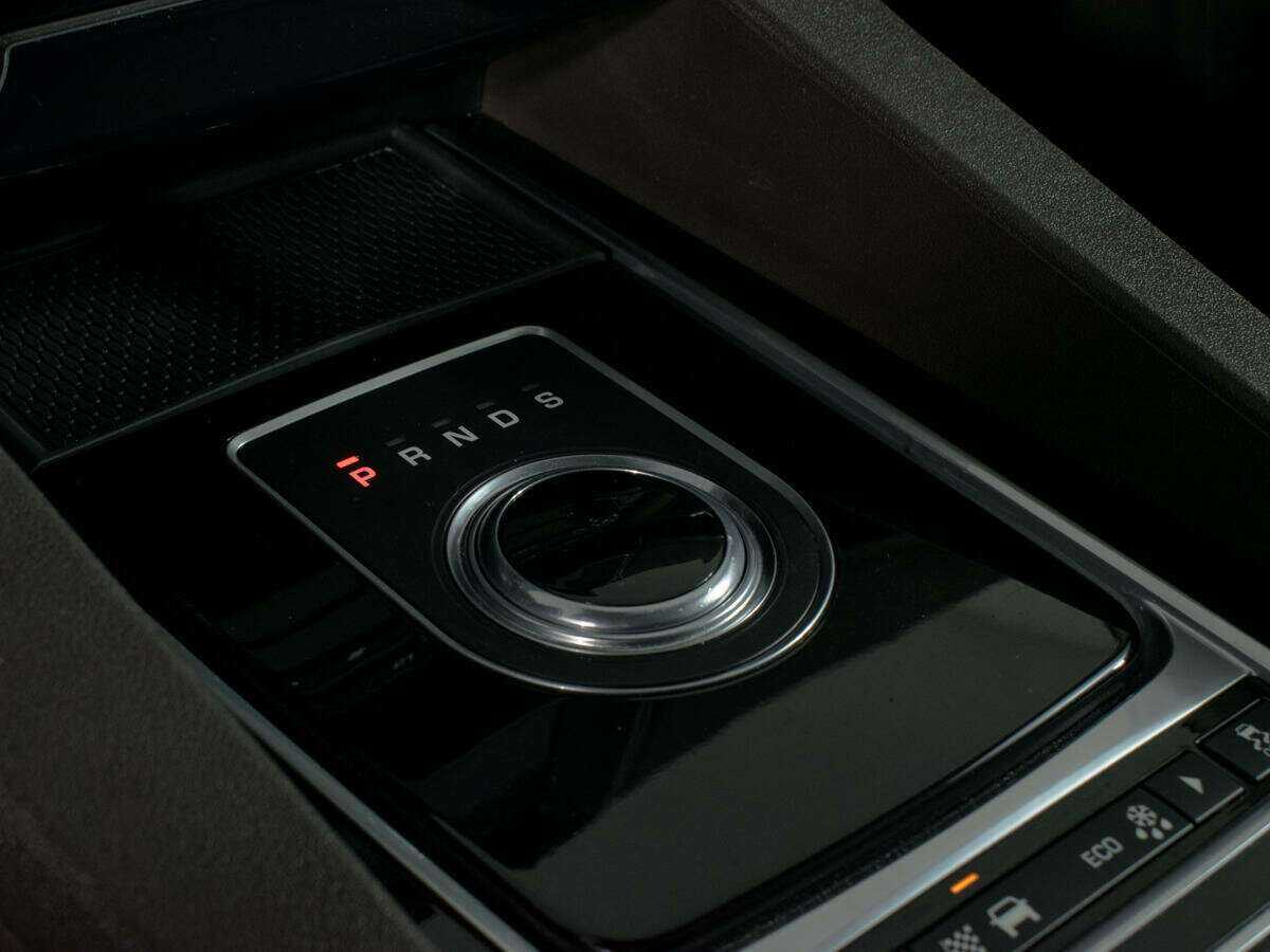 Б/У Ягуар Ф-Пэйс 2016 года. Фото: #19