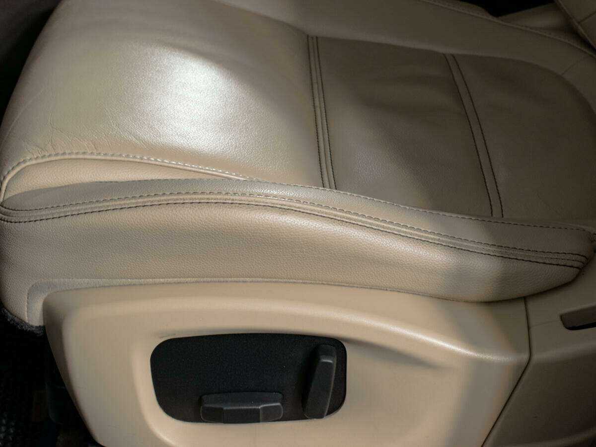 Б/У Ягуар Ф-Пэйс 2016 года. Фото: #20