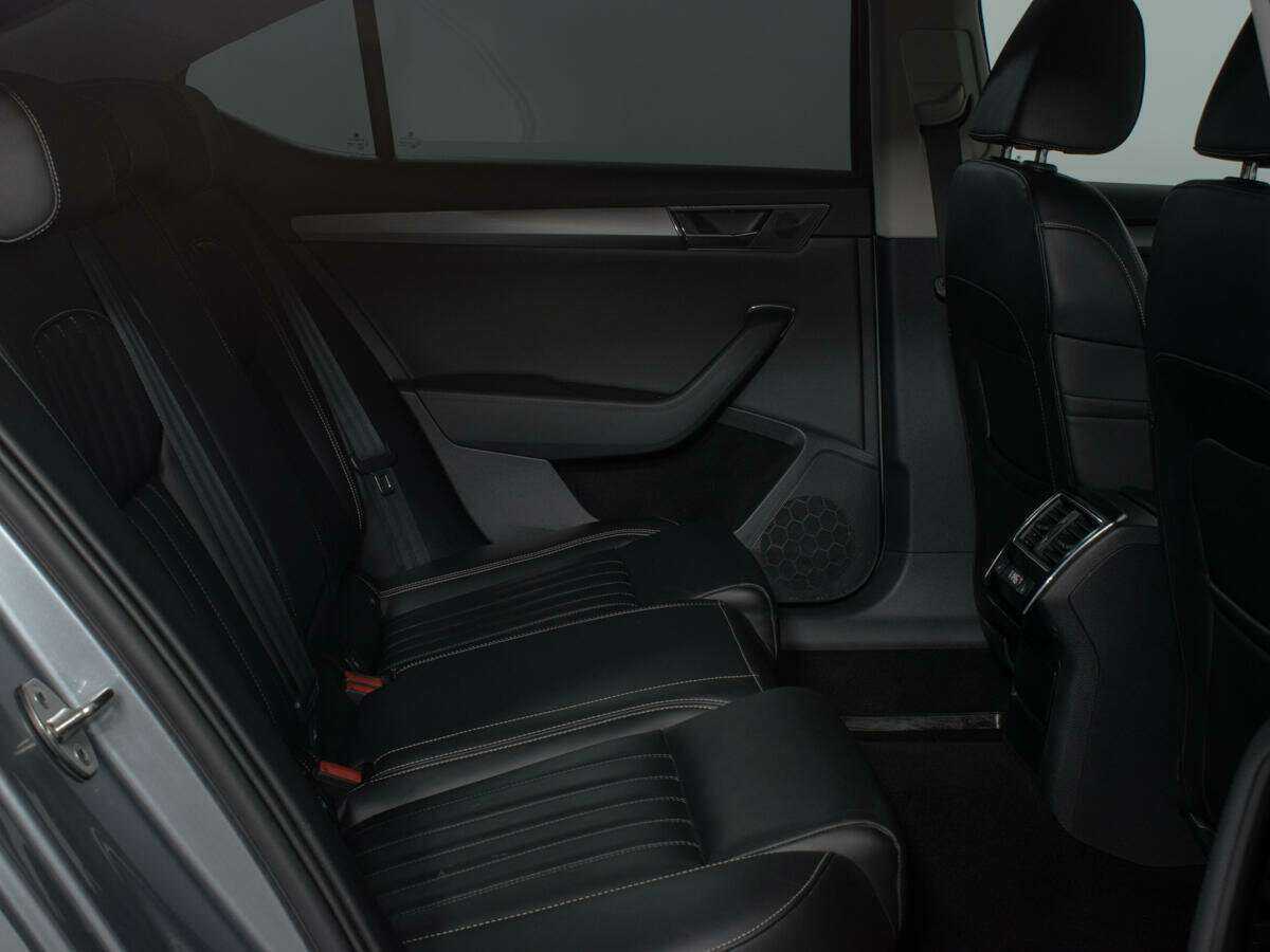 Б/У Шкода Суперб 2019 года. Фото: #10