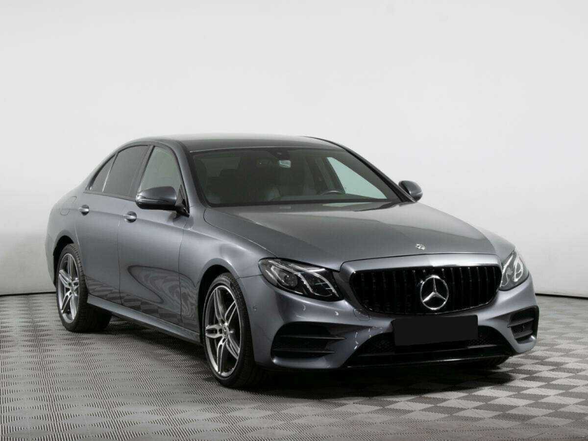 Б/У Мерседес-Бенц Е-Класс 2019 года. Фото: #2
