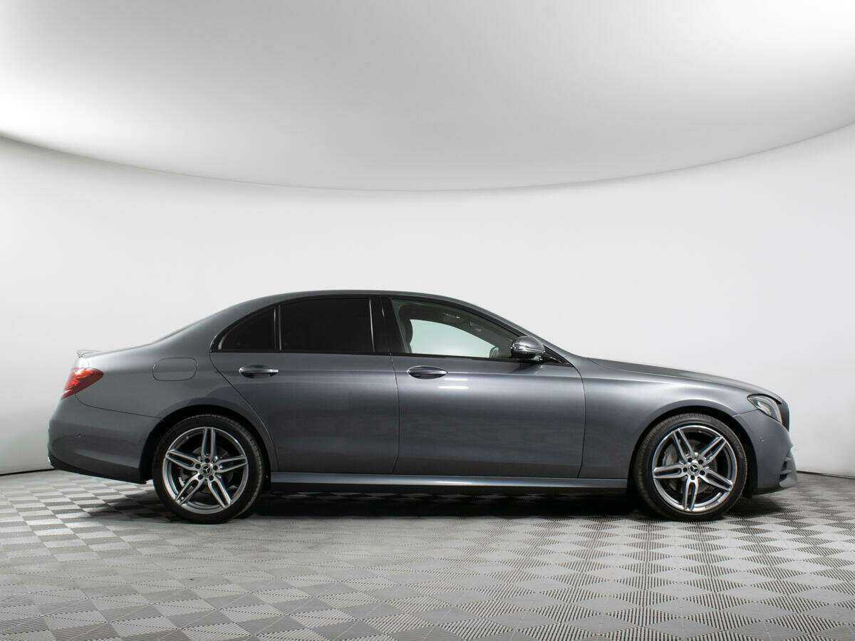 Б/У Мерседес-Бенц Е-Класс 2019 года. Фото: #3