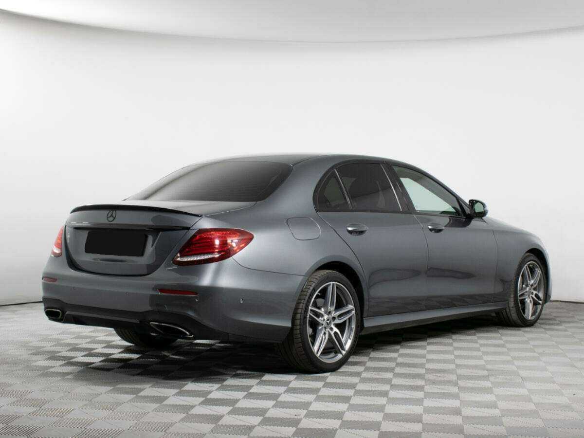 Б/У Мерседес-Бенц Е-Класс 2019 года. Фото: #4