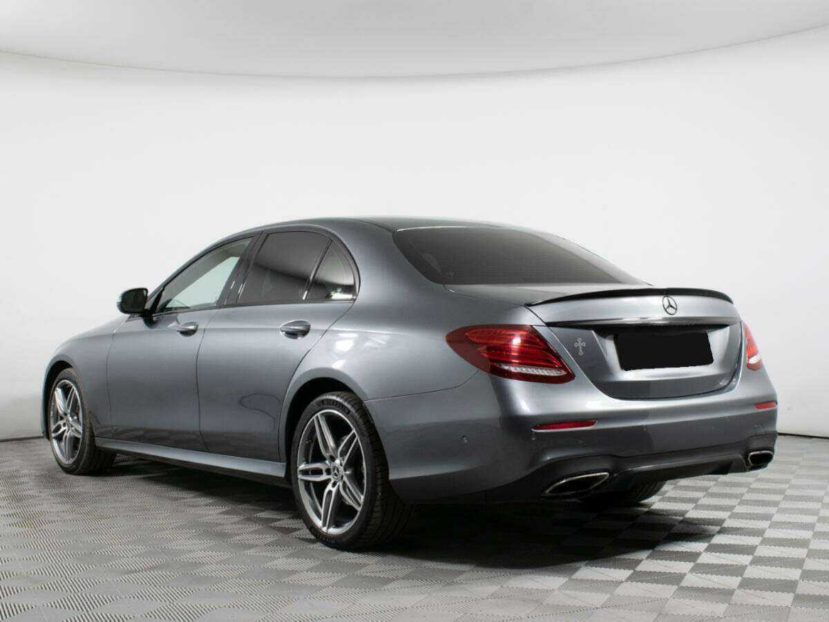 Б/У Мерседес-Бенц Е-Класс 2019 года. Фото: #6