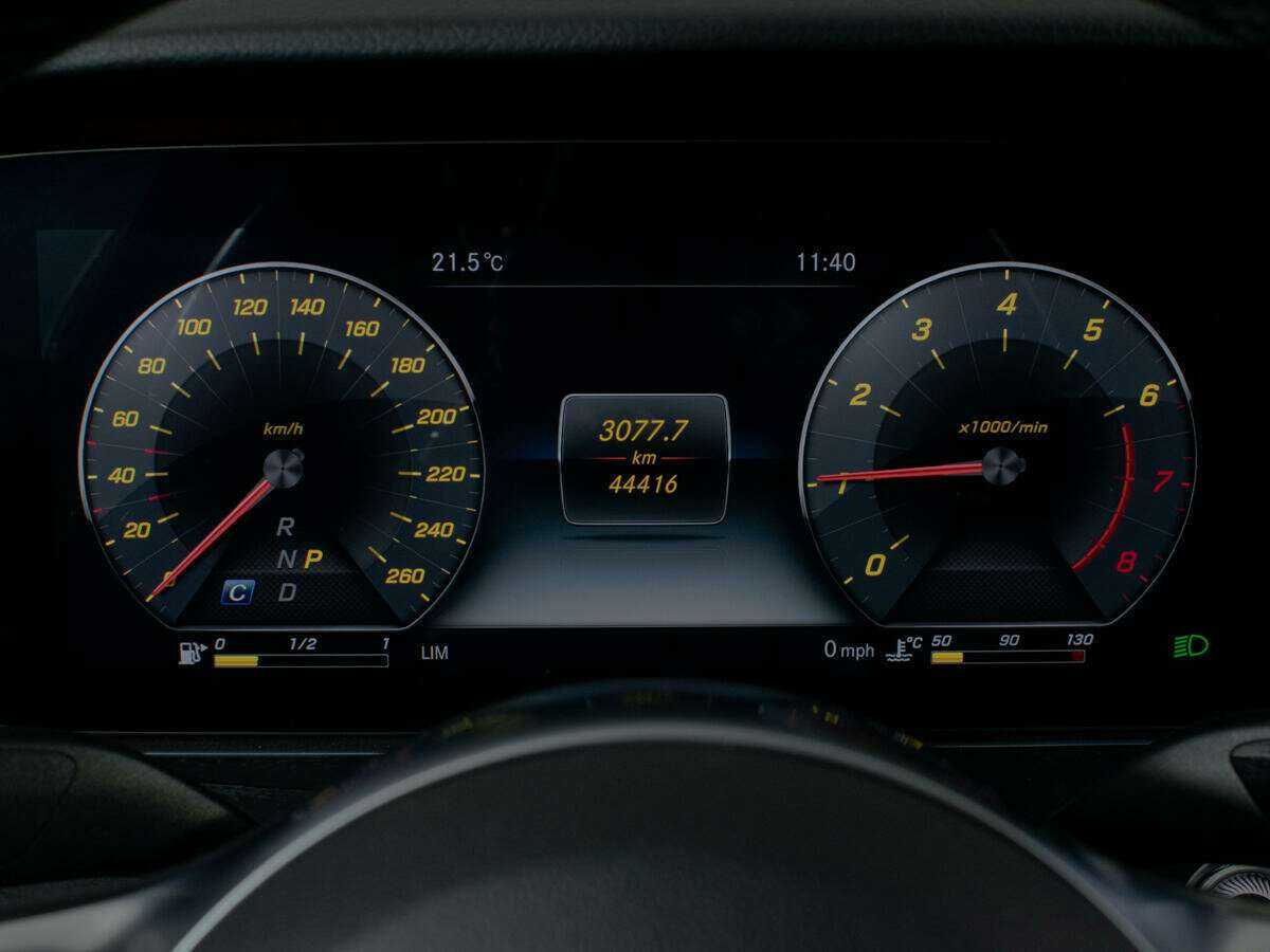 Б/У Мерседес-Бенц Е-Класс 2019 года. Фото: #10