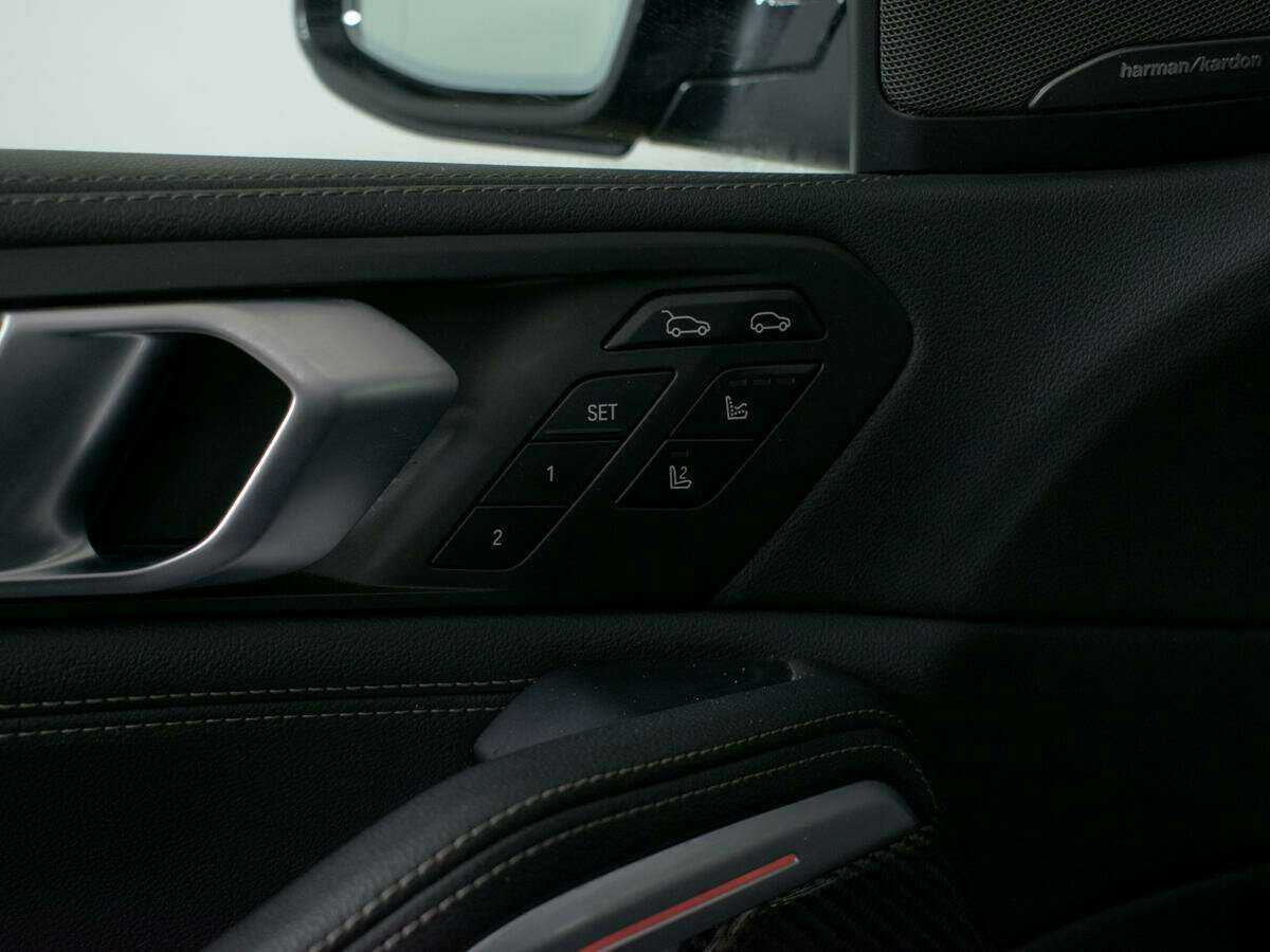 Б/У БМВ Икс6 2019 года. Фото: #19