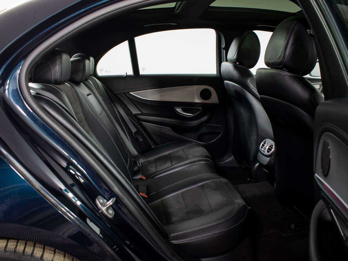 Б/У Мерседес-Бенц Е-Класс 2016 года. Фото: #7