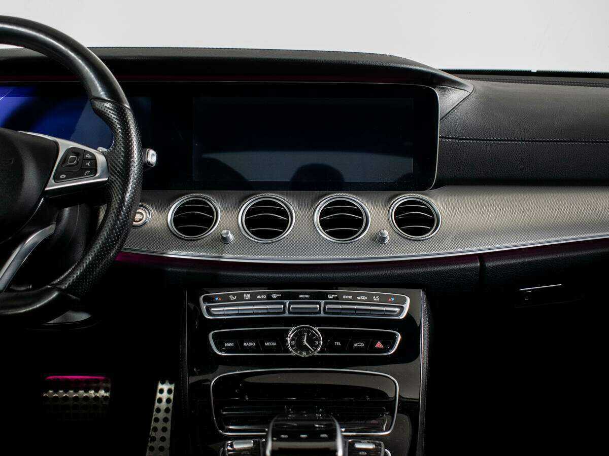 Б/У Мерседес-Бенц Е-Класс 2016 года. Фото: #8