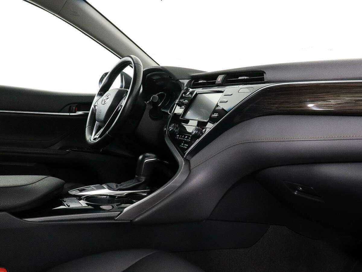 Б/У Тойота Камри 2019 года. Фото: #6