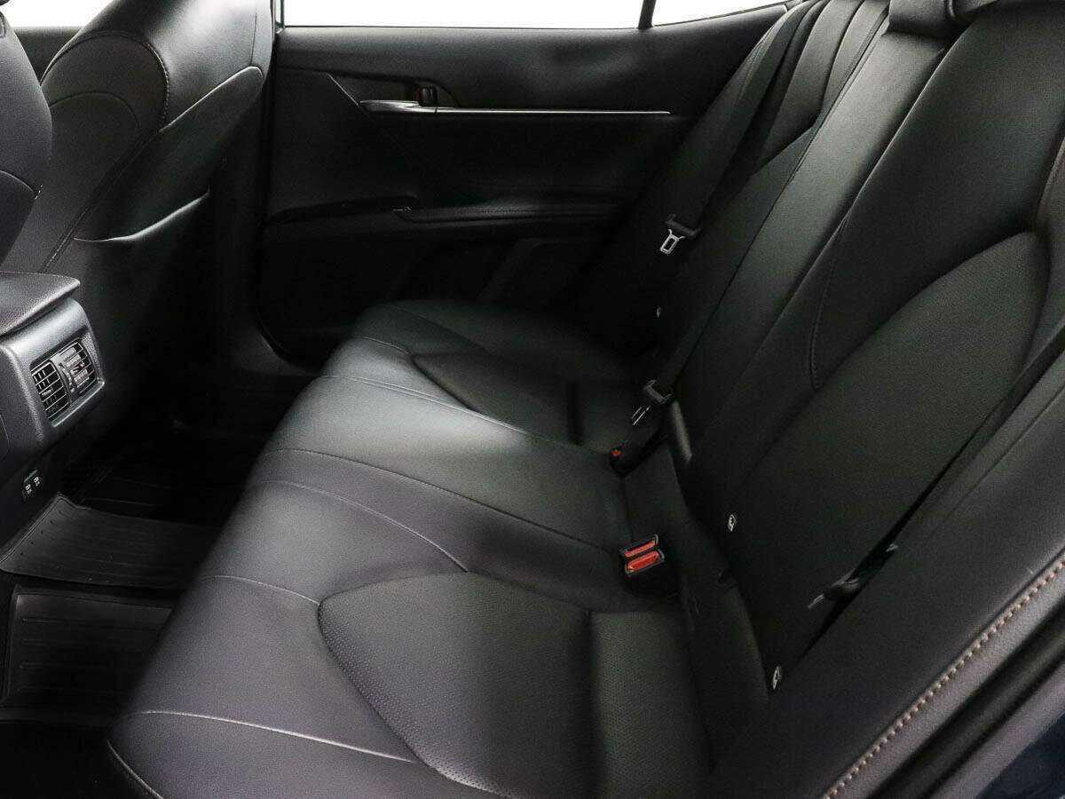 Б/У Тойота Камри 2019 года. Фото: #7