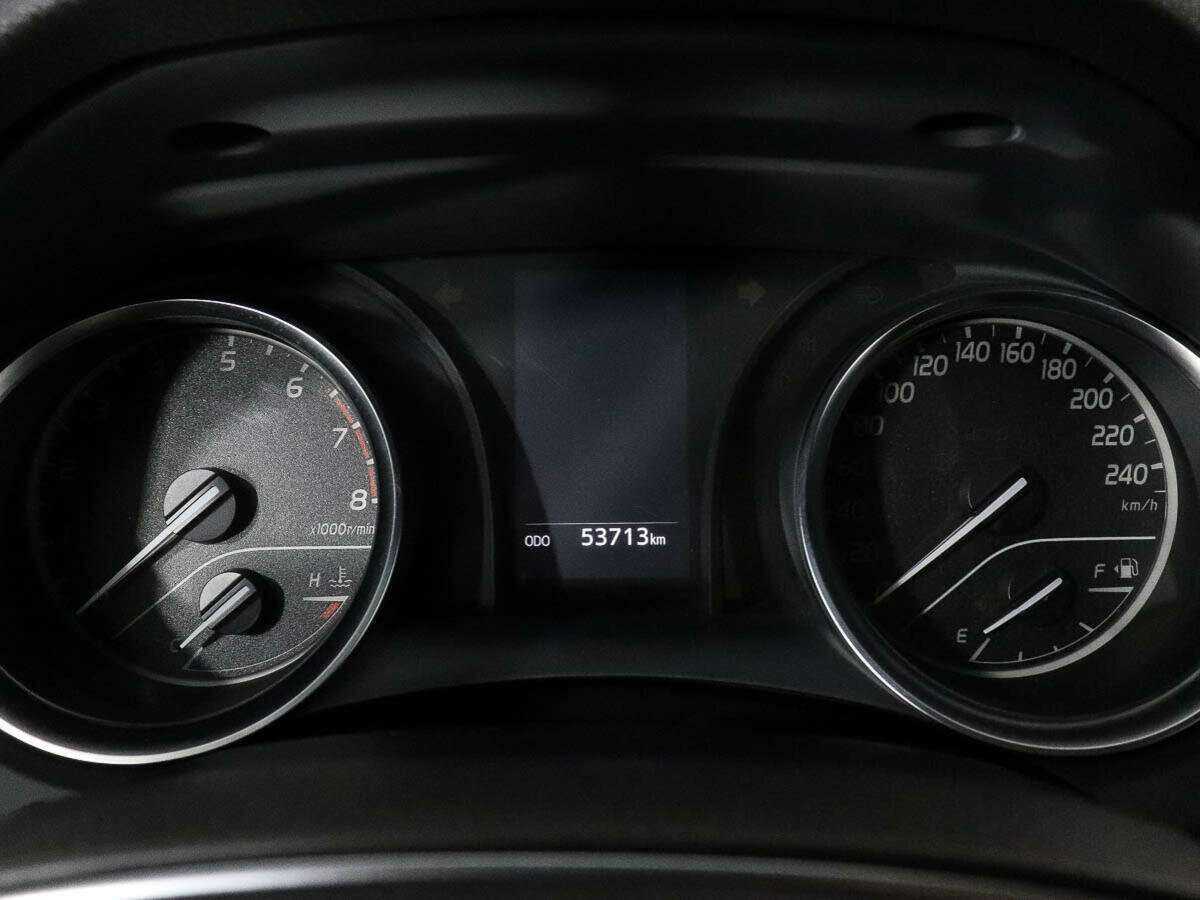 Б/У Тойота Камри 2019 года. Фото: #8