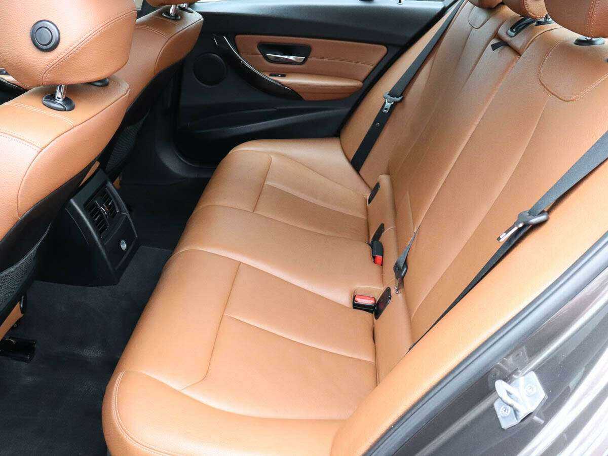 Б/У БМВ 3 серии 2014 года. Фото: #6