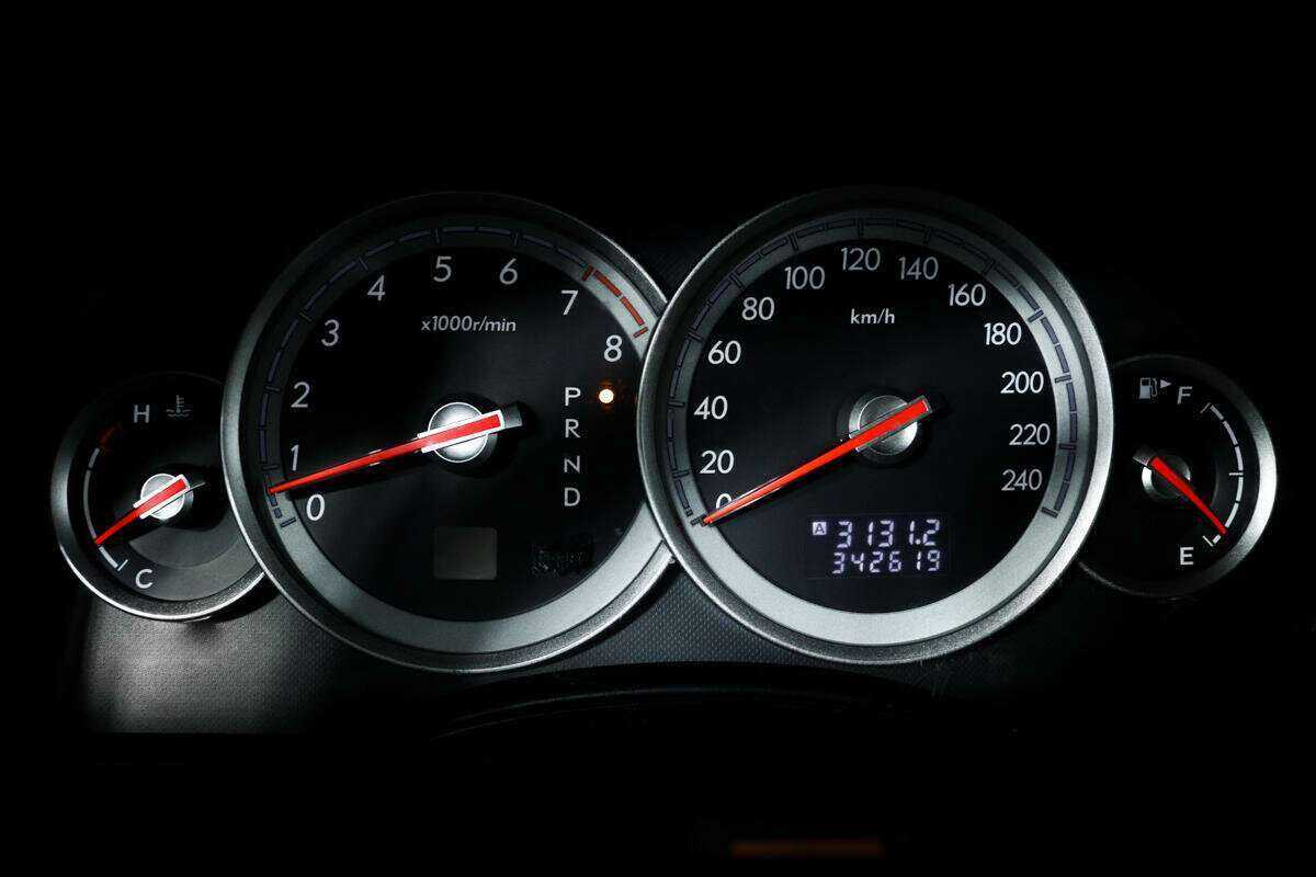 Б/У Субару Аутбэк 2004 года. Фото: #9