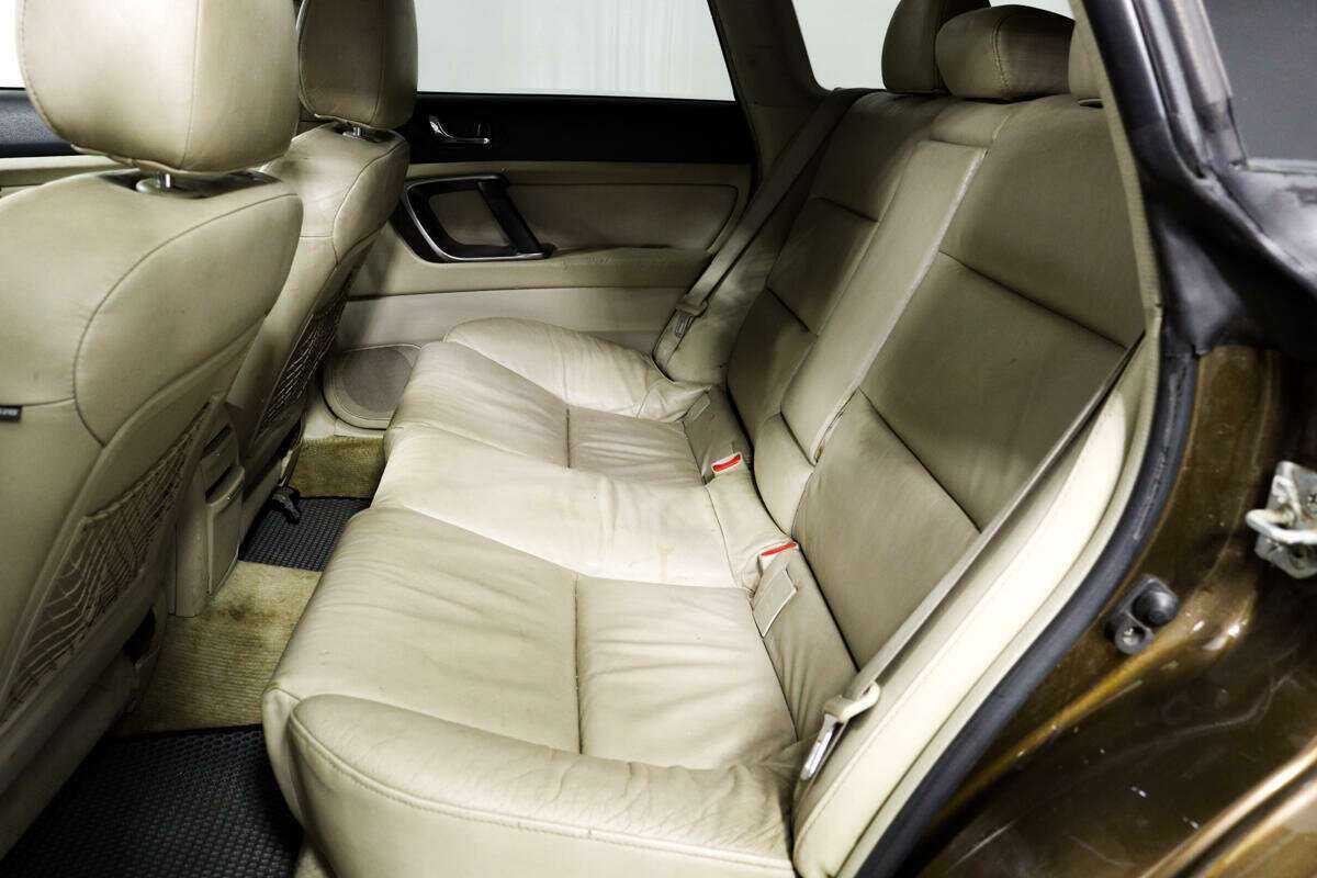 Б/У Субару Аутбэк 2004 года. Фото: #11