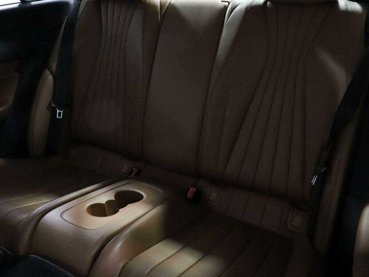 Б/У Мерседес-Бенц Е-Класс 2017 года. Фото: #7