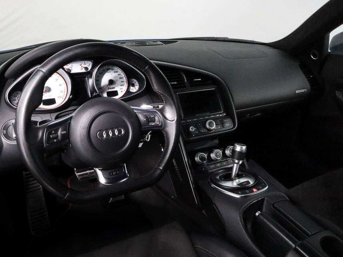 Б/У Ауди Р8 2012 года. Фото: #8