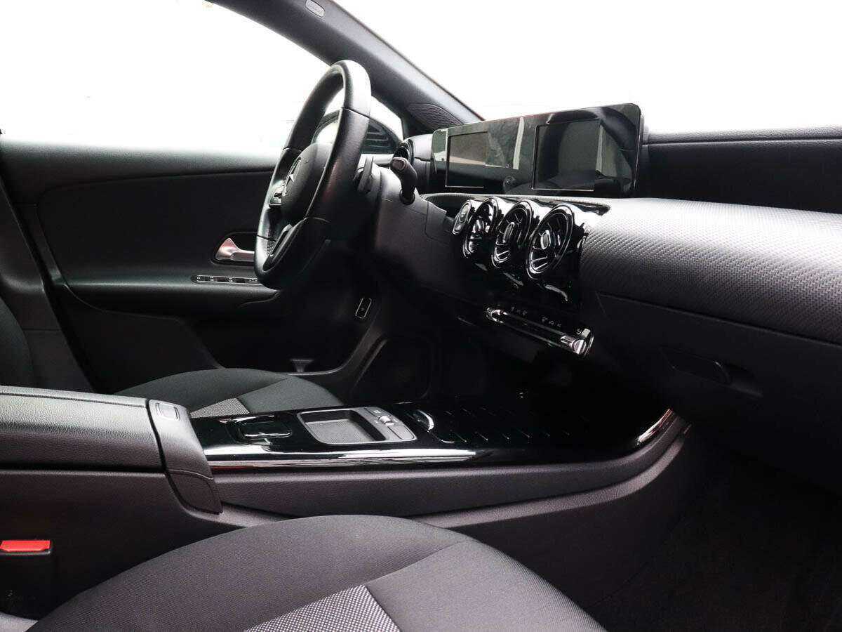 Б/У Мерседес-Бенц А-Класс 2019 года. Фото: #5