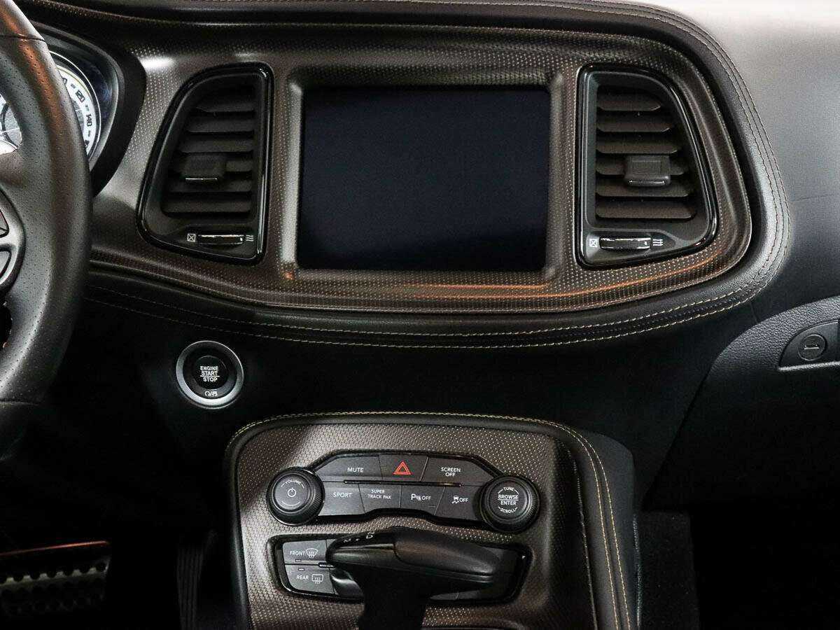 Б/У Додж Челленджер 2020 года. Фото: #10