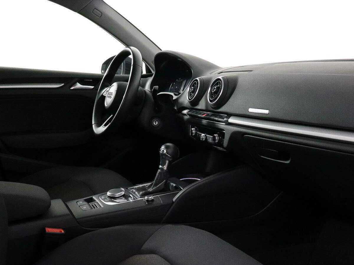 Б/У Ауди А3 2019 года. Фото: #6