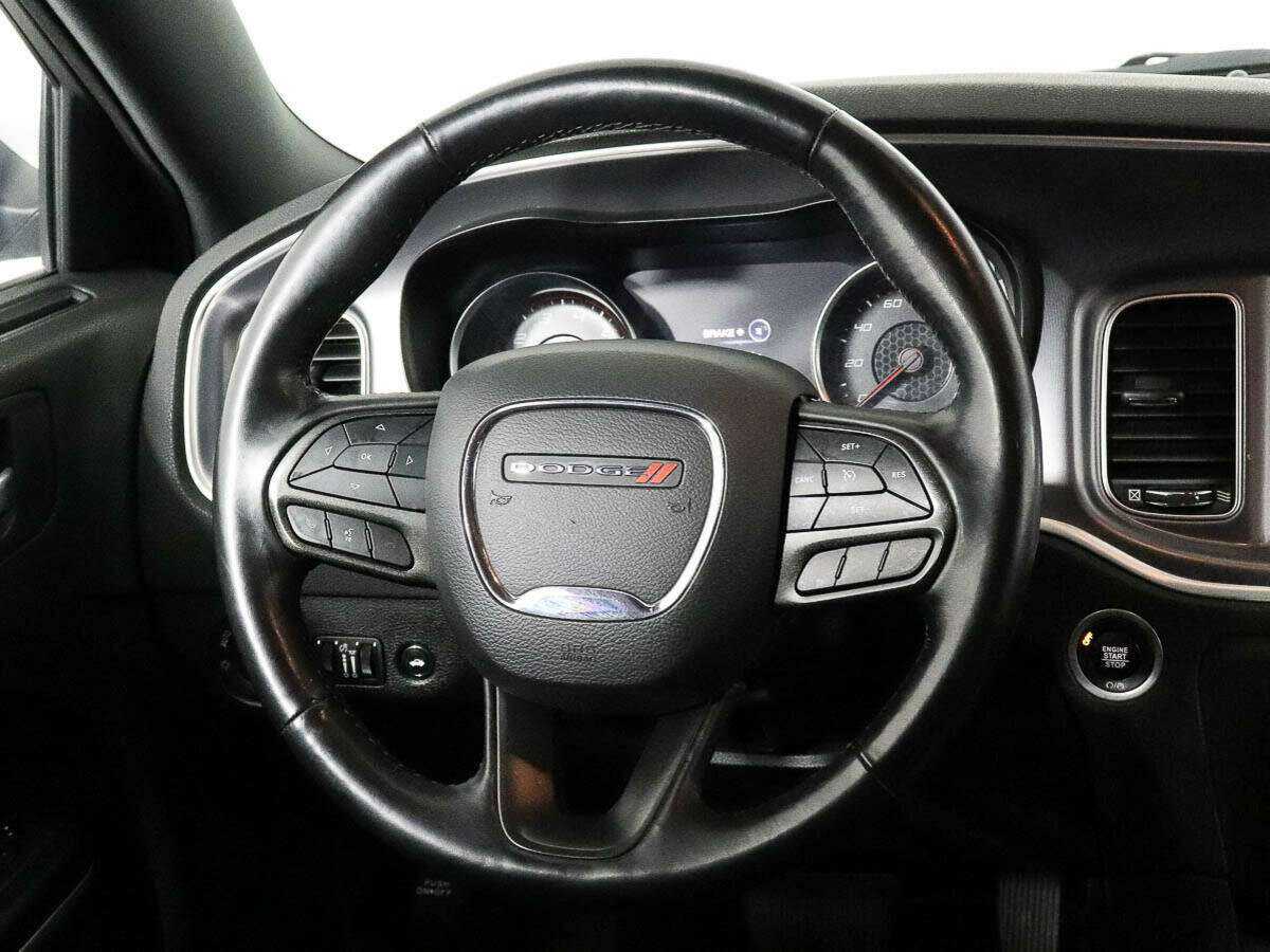 Б/У Додж Чарджер 2020 года. Фото: #11