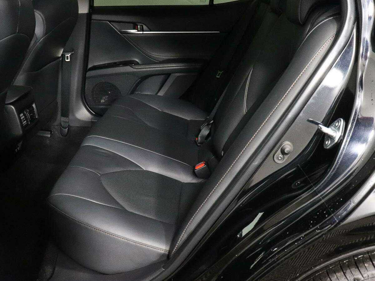 Б/У Тойота Камри 2019 года. Фото: #7