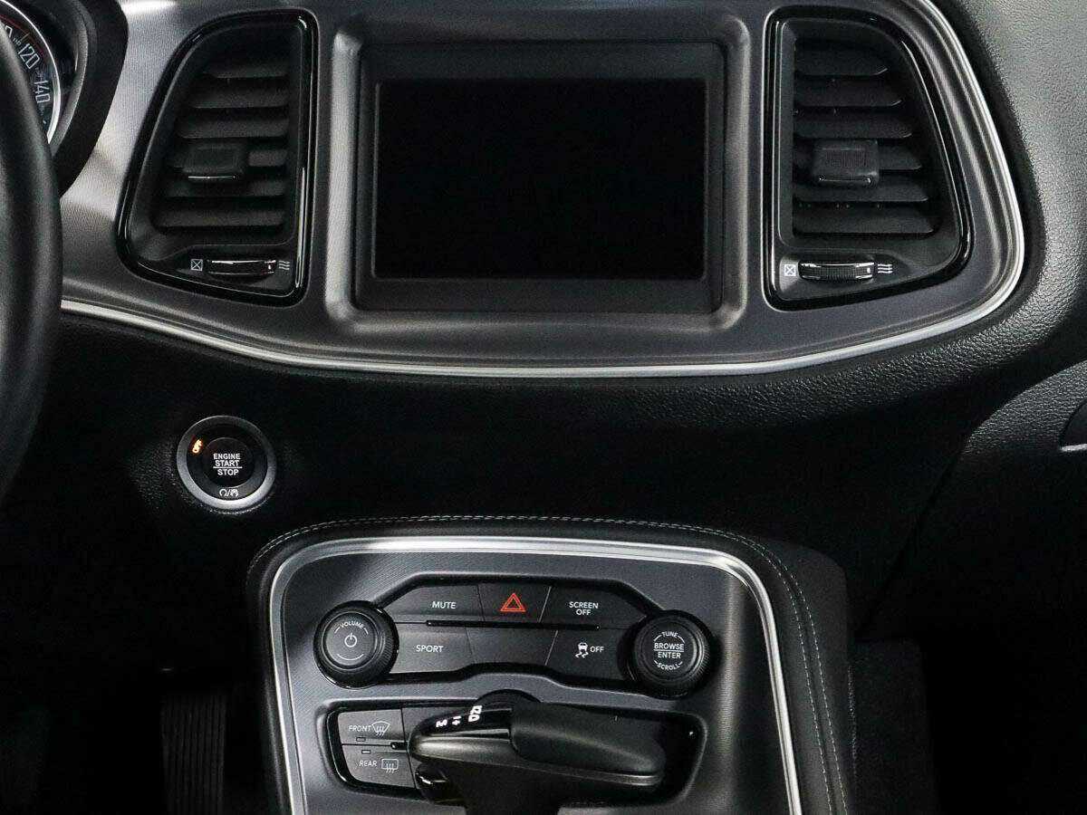 Б/У Додж Челленджер 2019 года. Фото: #10