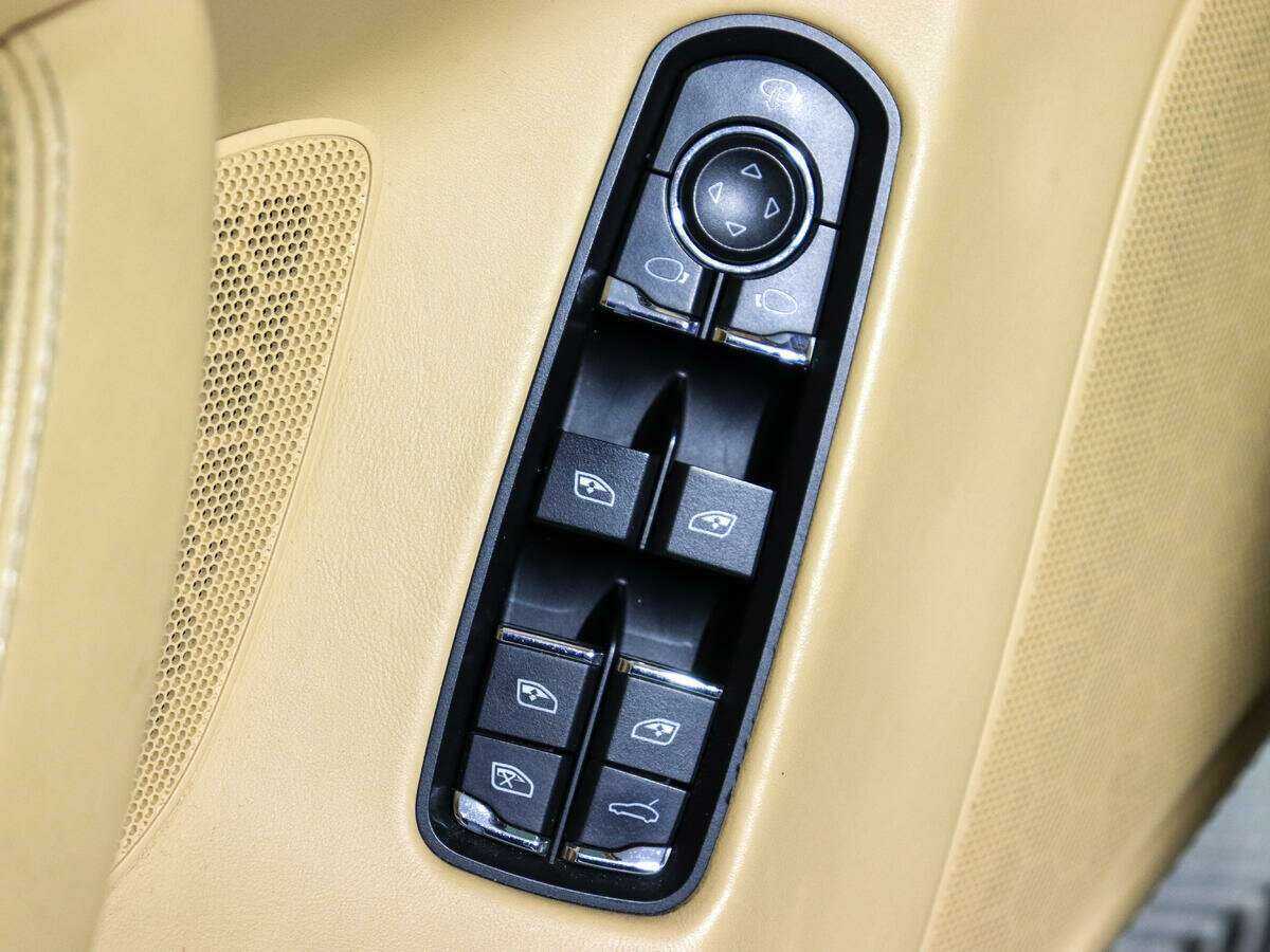 Б/У Порш Панамера 2013 года. Фото: #17