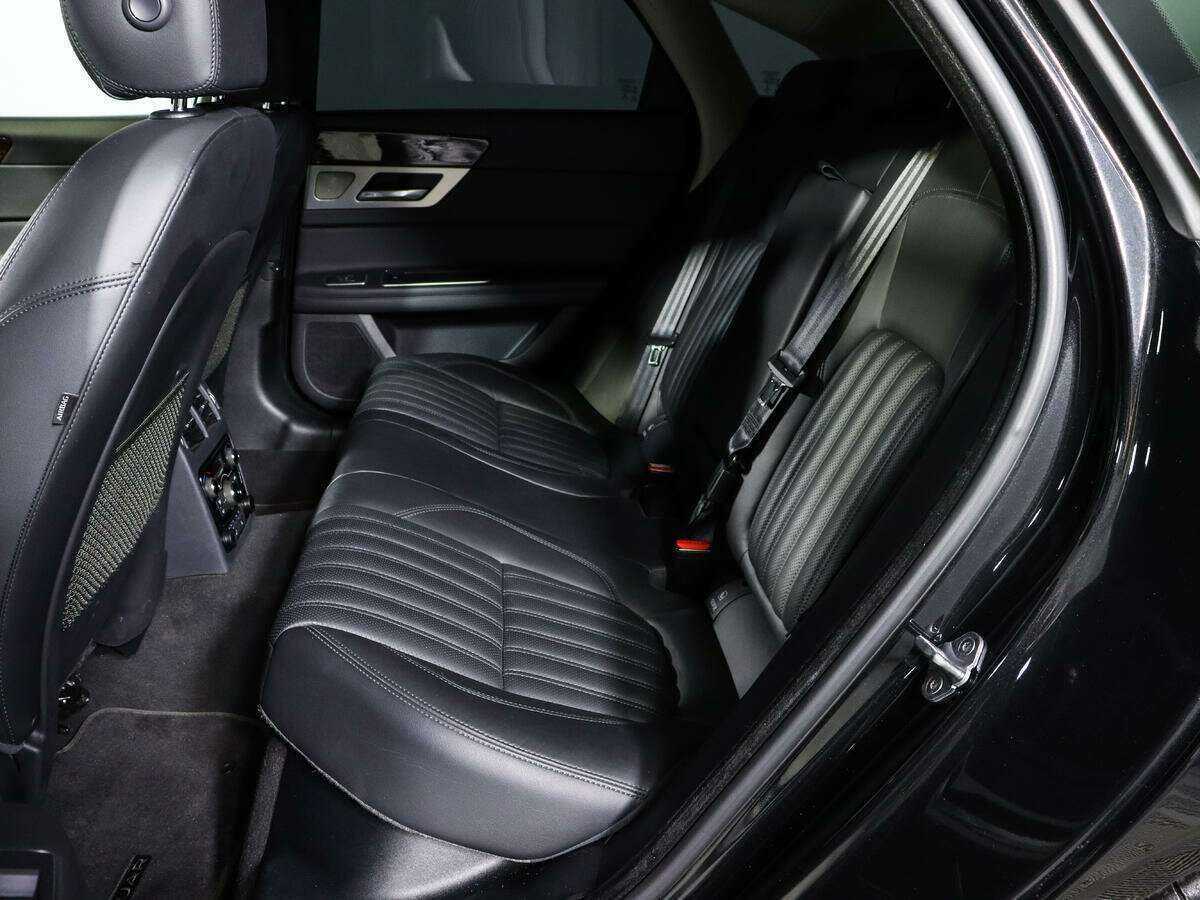 Б/У Ягуар ИксФ 2018 года. Фото: #8