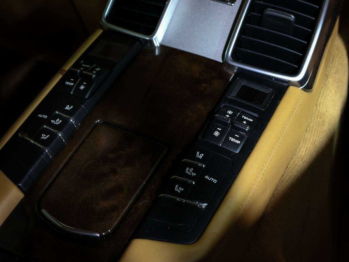 Б/У Порш Панамера 2015 года. Фото: #14