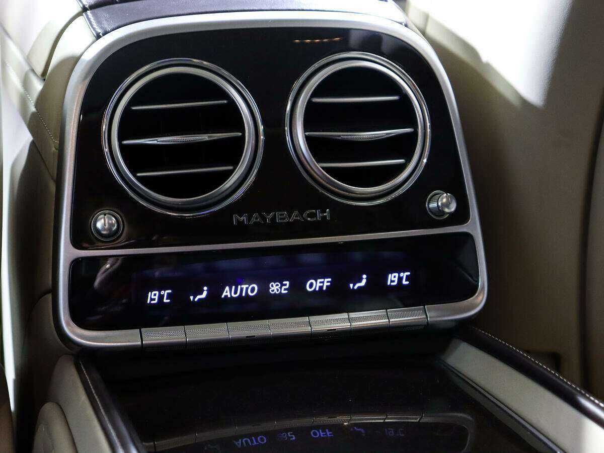 Б/У Мерседес-Бенц Майбах С-Класс 2016 года. Фото: #32