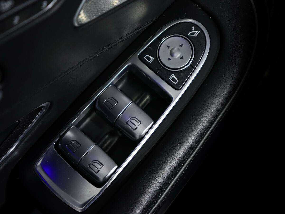 Б/У Мерседес-Бенц С-Класс 2015 года. Фото: #17