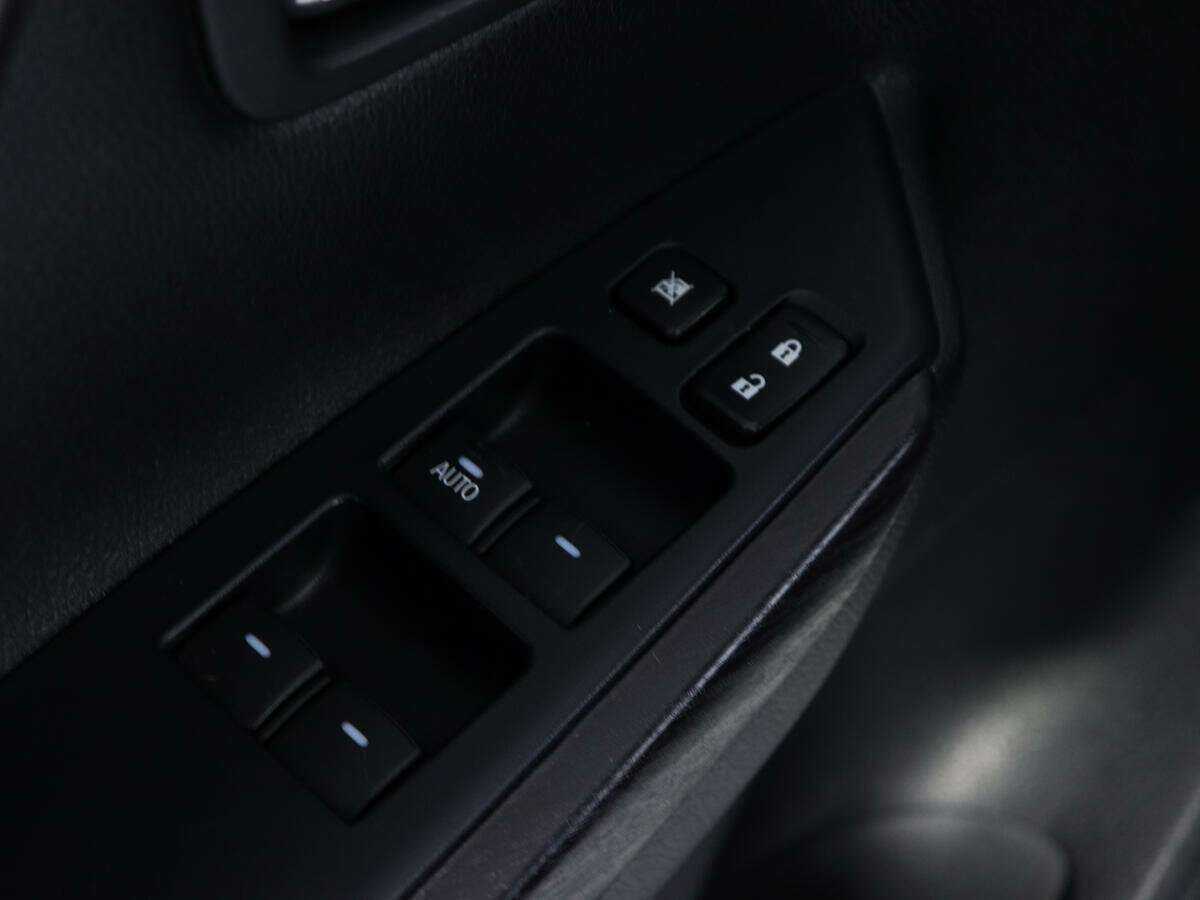 Б/У Митсубиши Паджеро Спорт 2018 года. Фото: #18