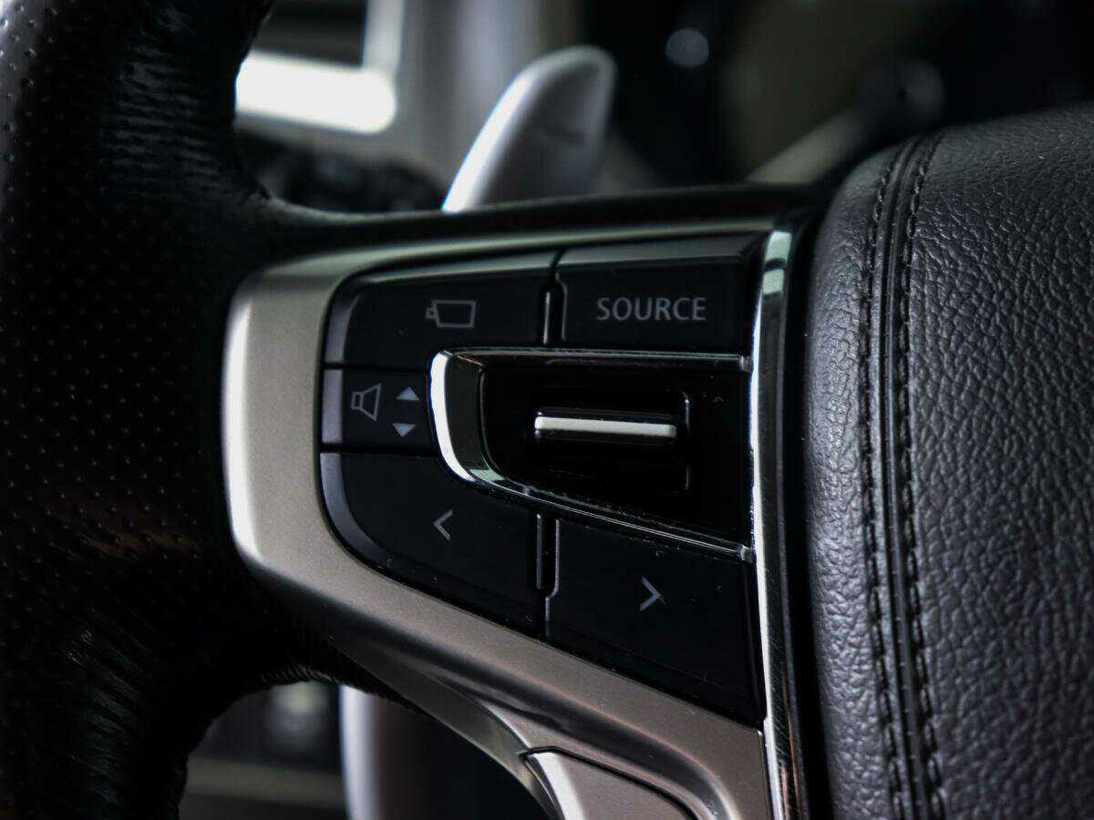 Б/У Митсубиши Паджеро Спорт 2018 года. Фото: #21