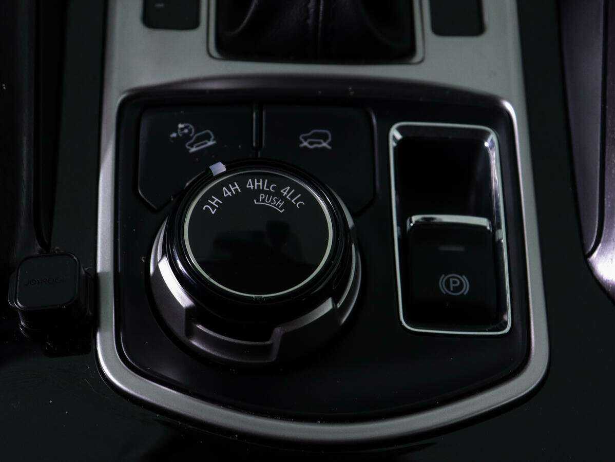 Б/У Митсубиши Паджеро Спорт 2018 года. Фото: #25