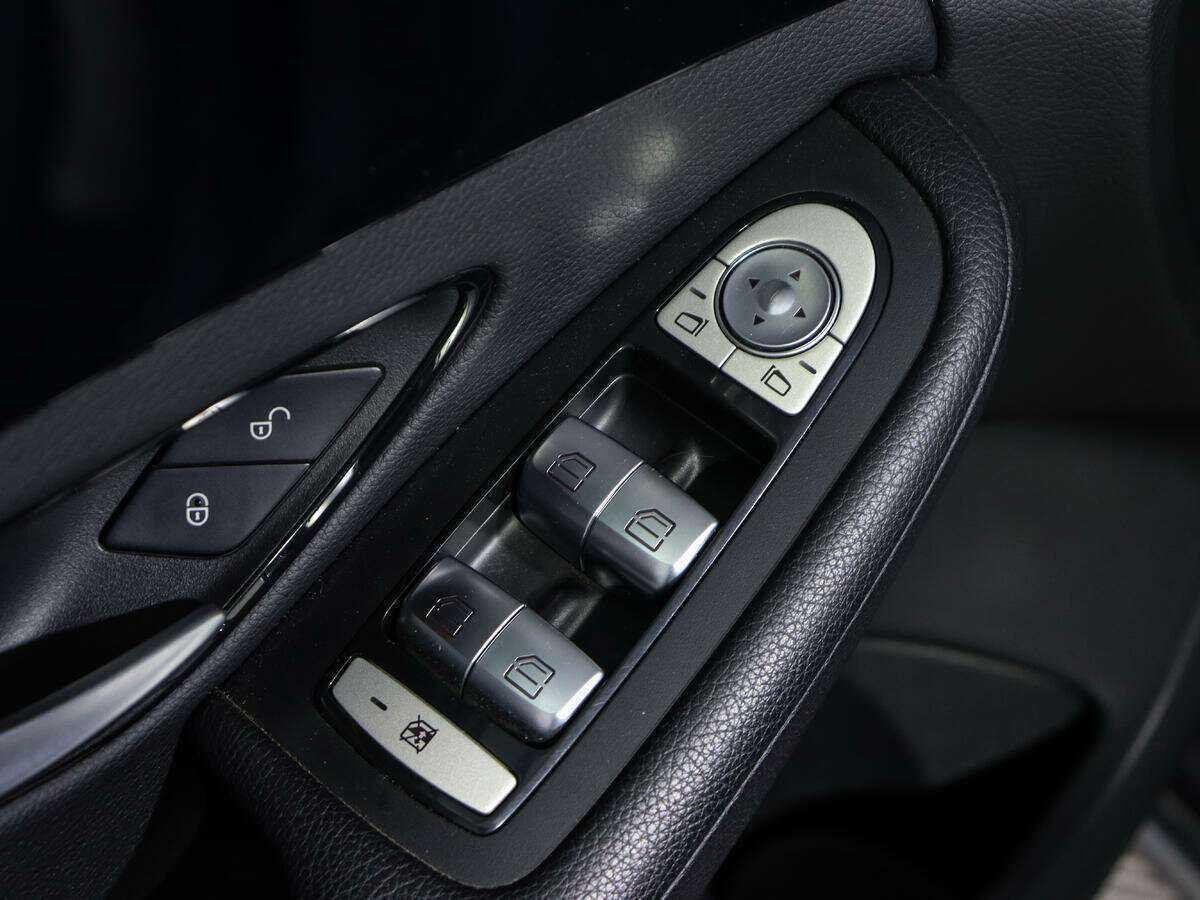 Б/У Мерседес-Бенц Ц-Класс 2014 года. Фото: #12