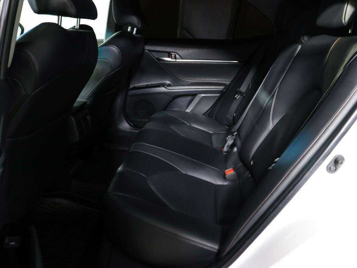 Б/У Тойота Камри 2019 года. Фото: #7