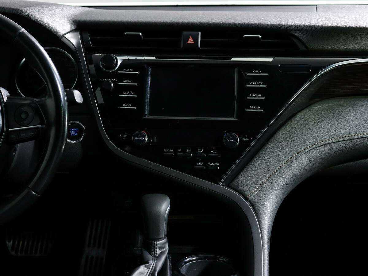 Б/У Тойота Камри 2019 года. Фото: #10