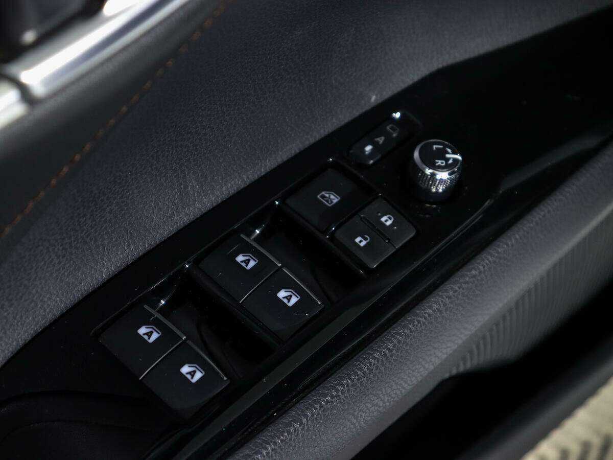 Б/У Тойота Камри 2019 года. Фото: #14