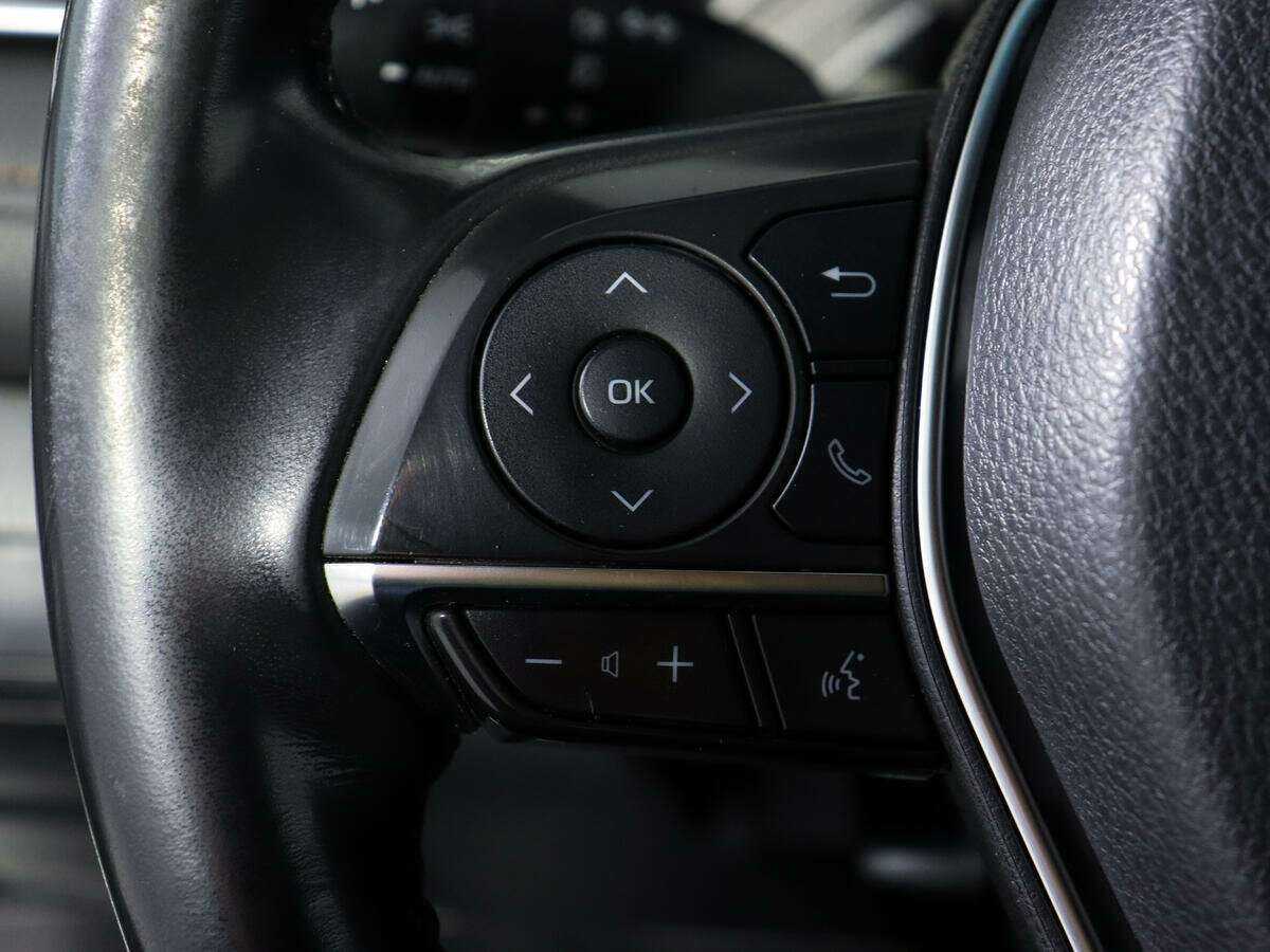 Б/У Тойота Камри 2019 года. Фото: #16