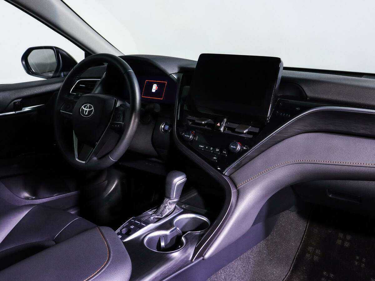 Б/У Тойота Камри 2022 года. Фото: #7