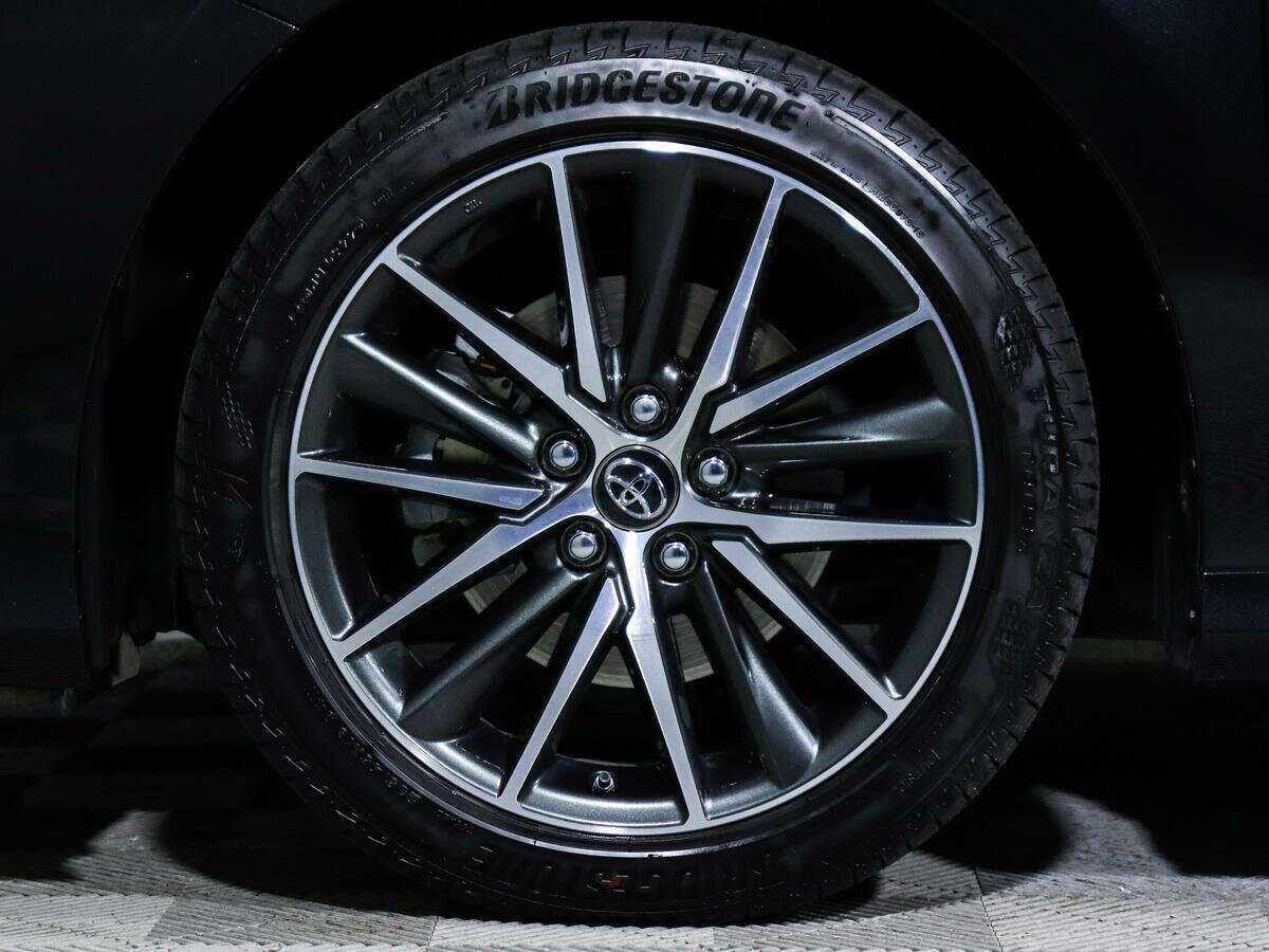 Б/У Тойота Камри 2022 года. Фото: #17