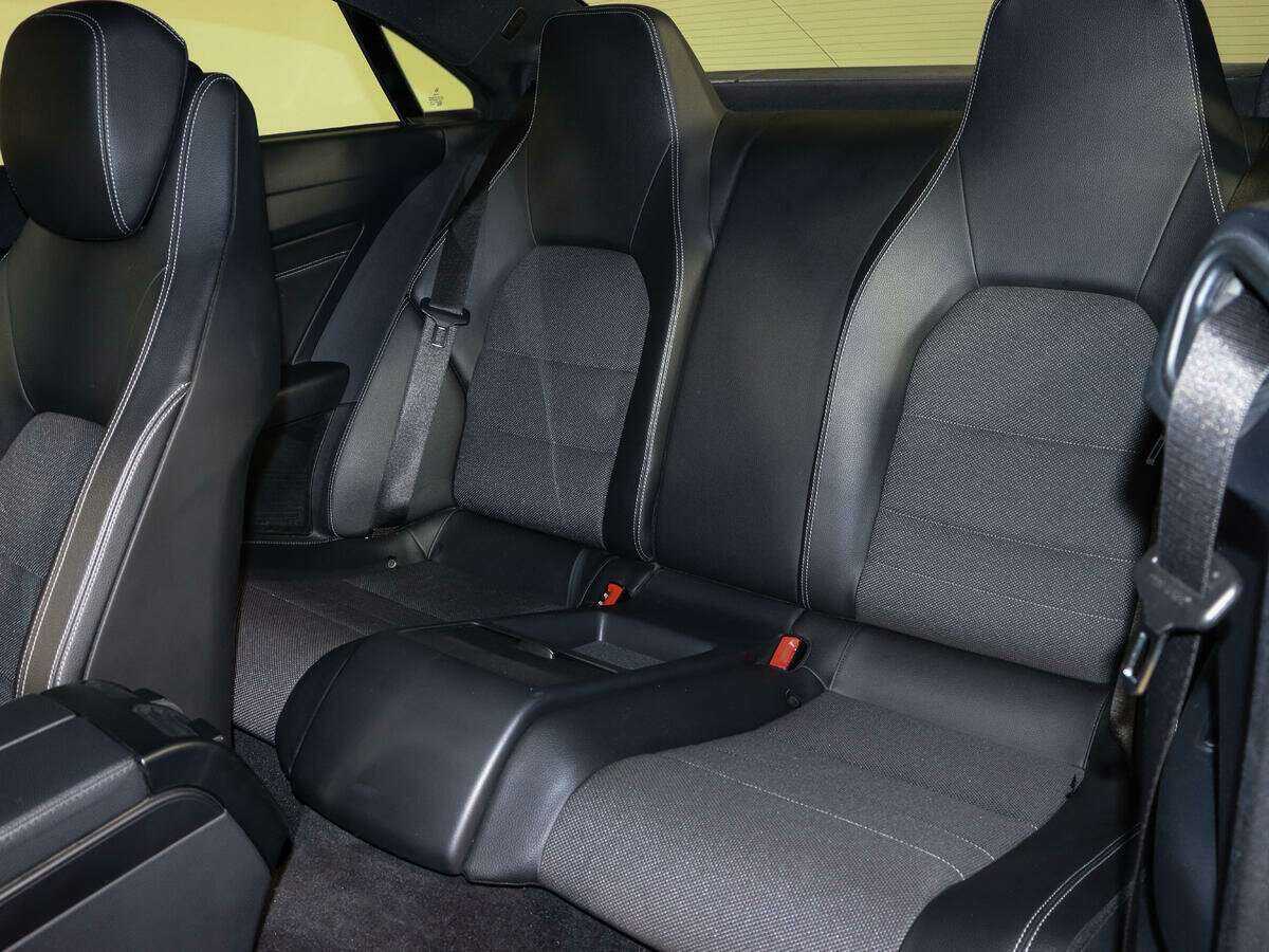 Б/У Мерседес-Бенц Е-Класс 2013 года. Фото: #6