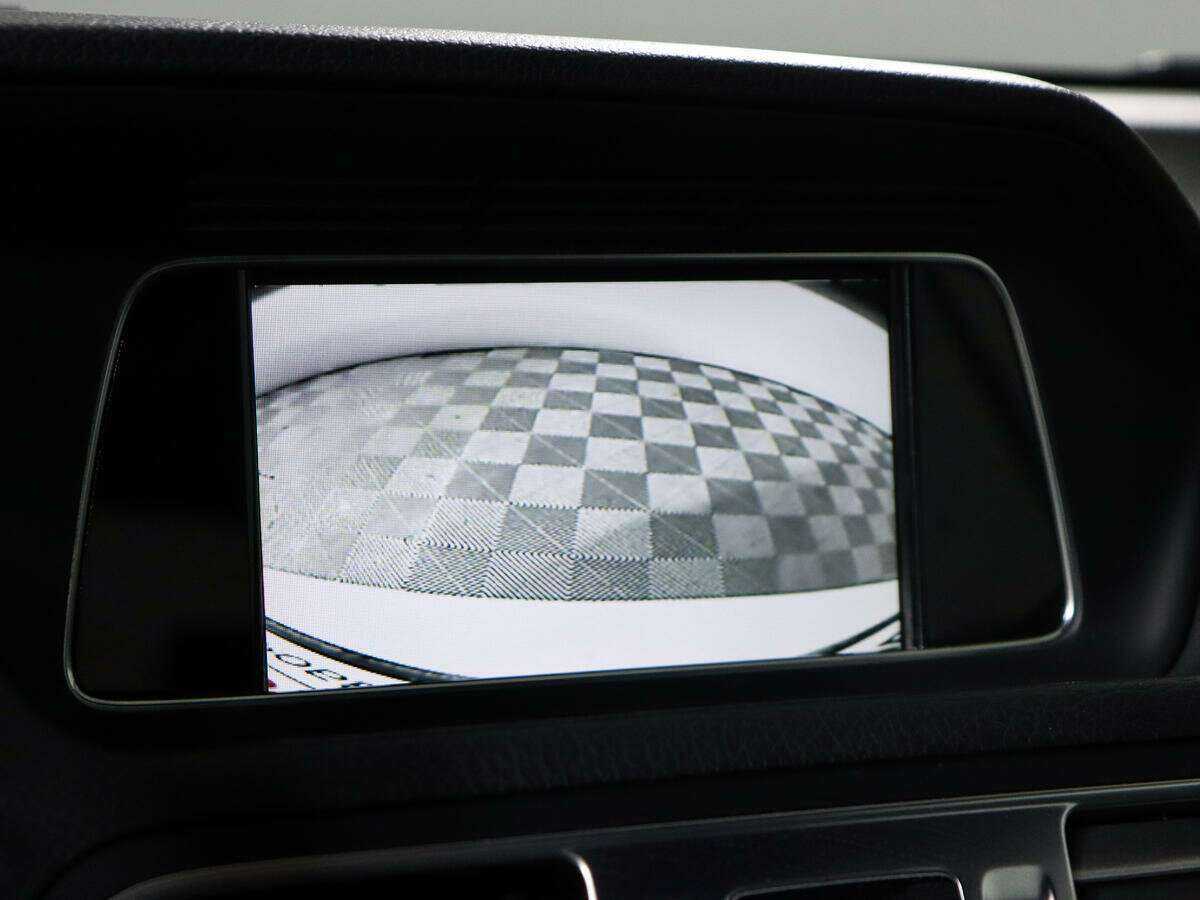 Б/У Мерседес-Бенц Е-Класс 2013 года. Фото: #11