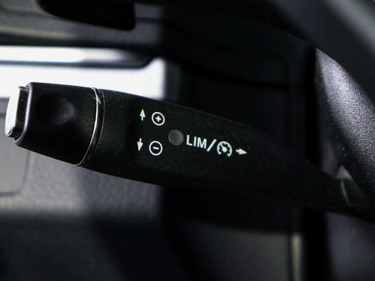 Б/У Мерседес-Бенц Е-Класс 2013 года. Фото: #16