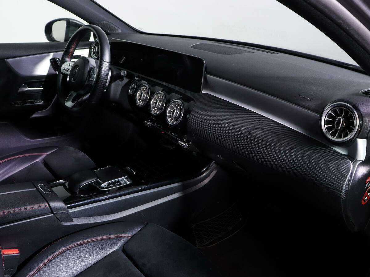 Б/У Мерседес-Бенц А-Класс 2019 года. Фото: #8